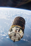 Nákladná loď HTV-5 krátko pred spojením s orbitálnou stanicou ISS.